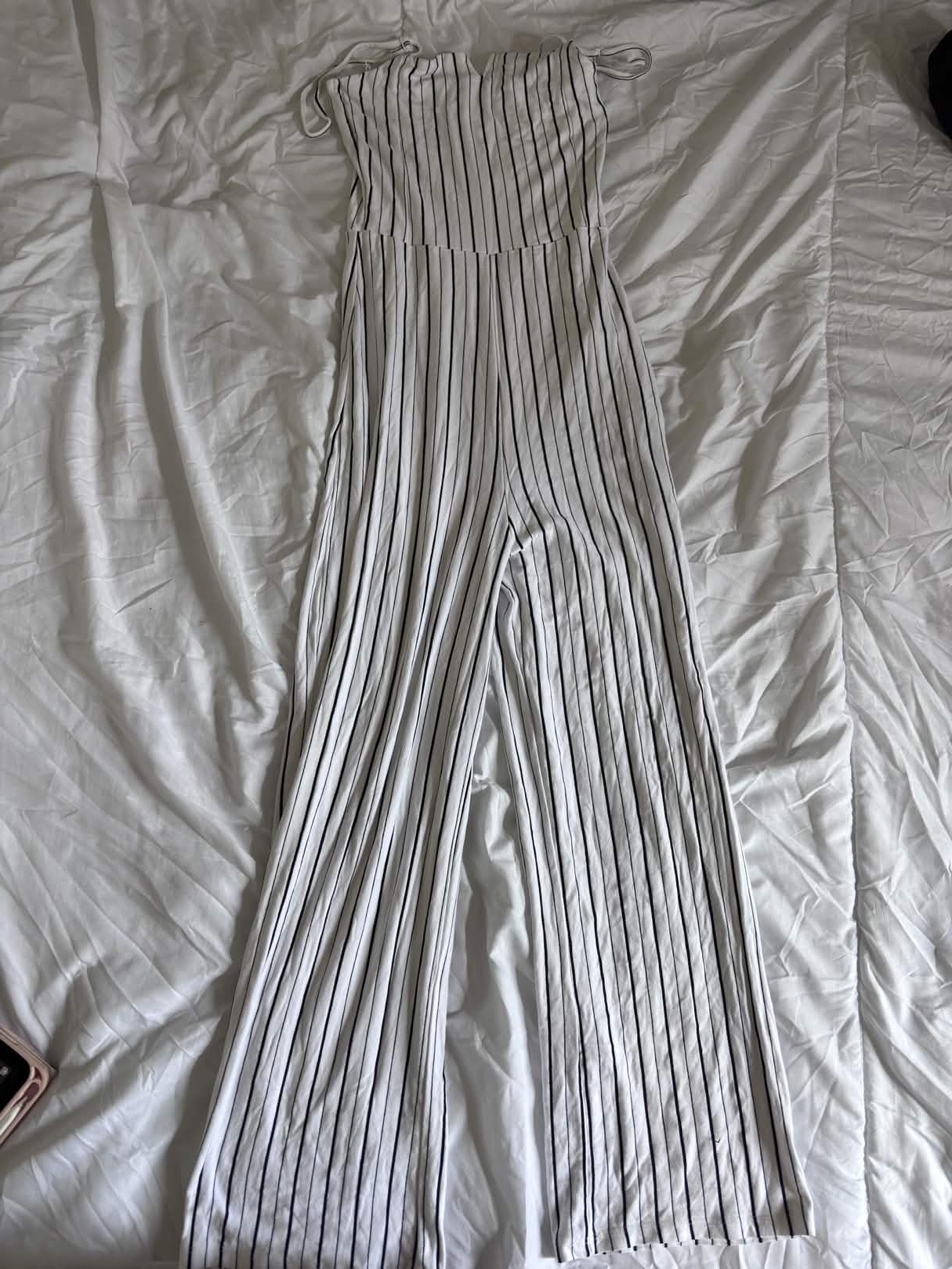Combinaison pantalon à fines bretelles
