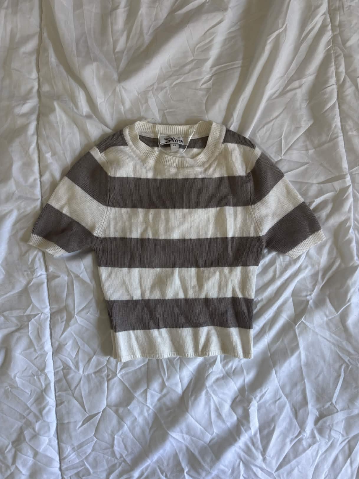 T shirt blanc avec rayure gris