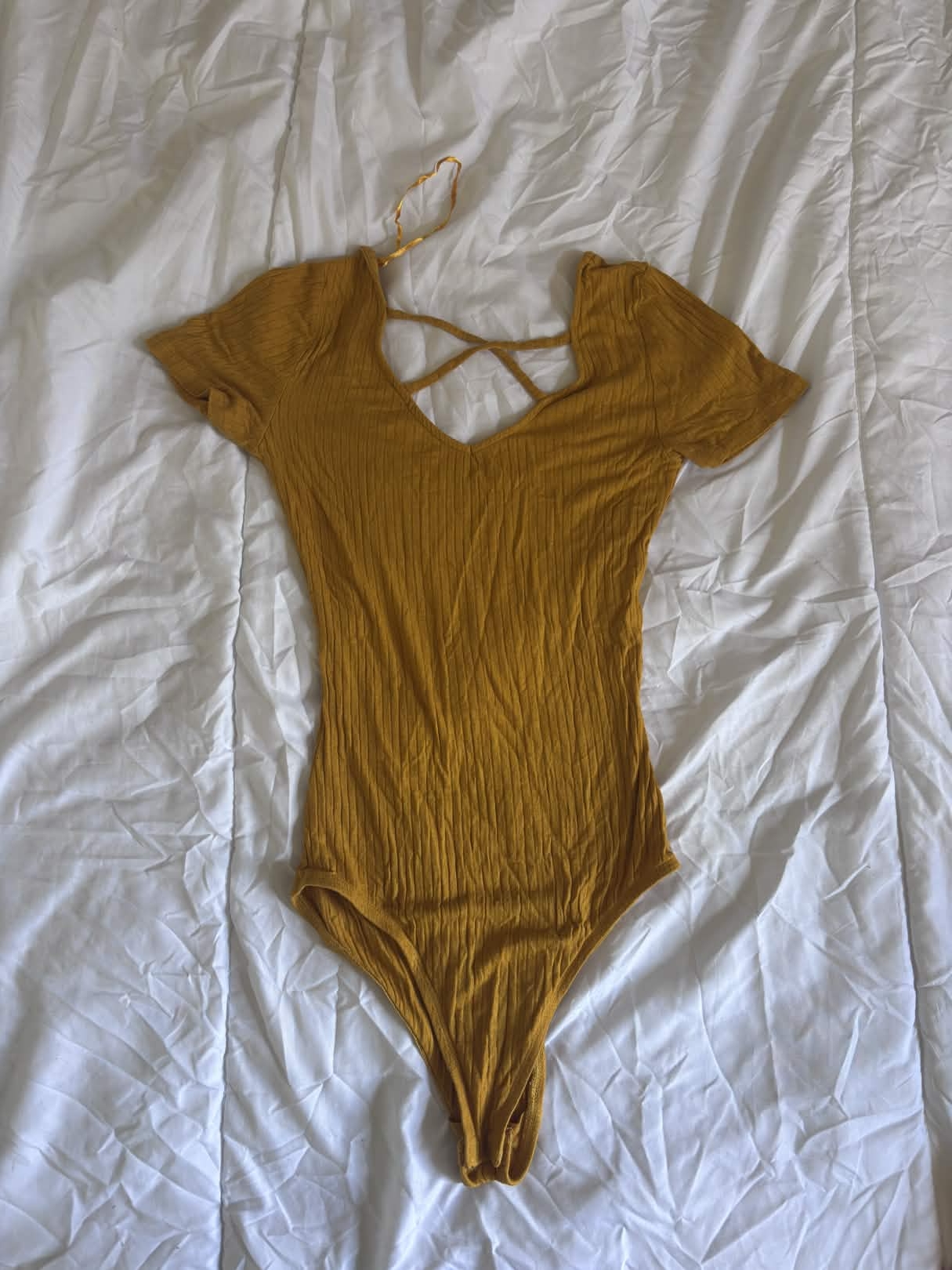 Body jaune croisé décolleté