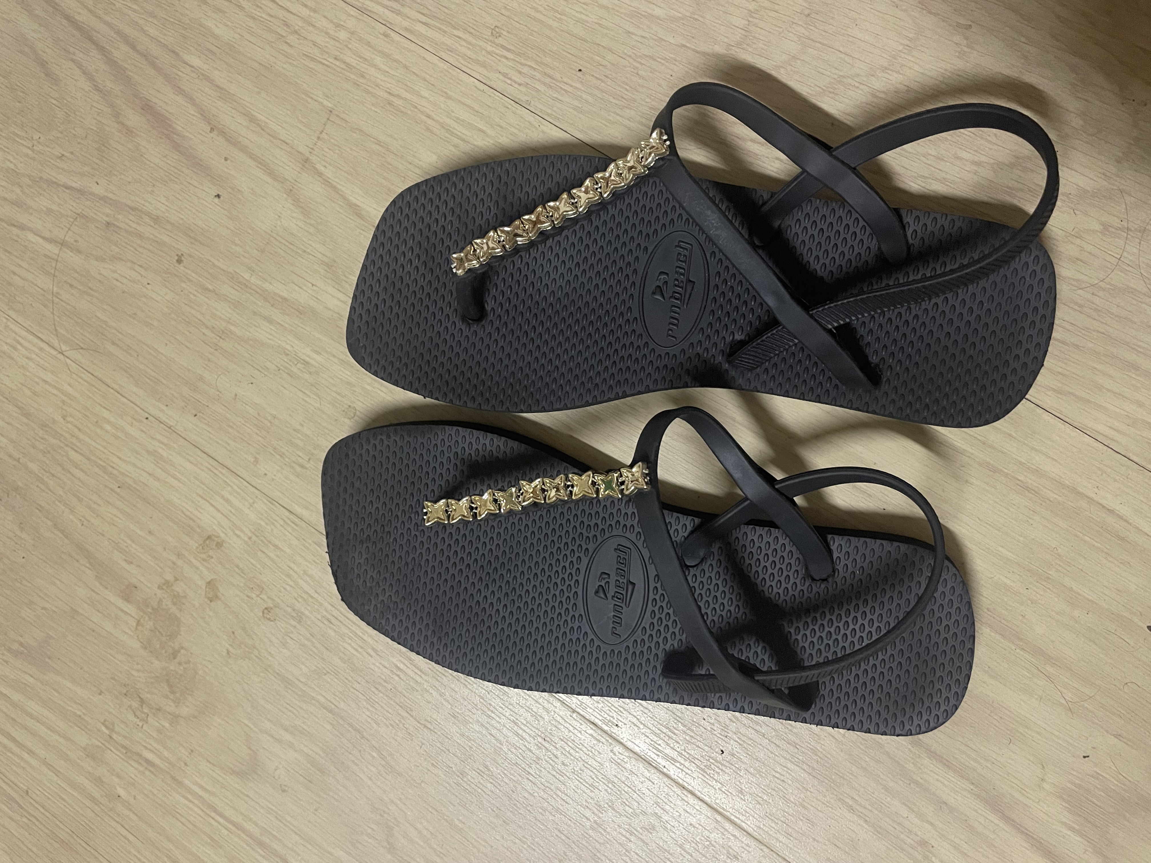 Sandales noires fine femme