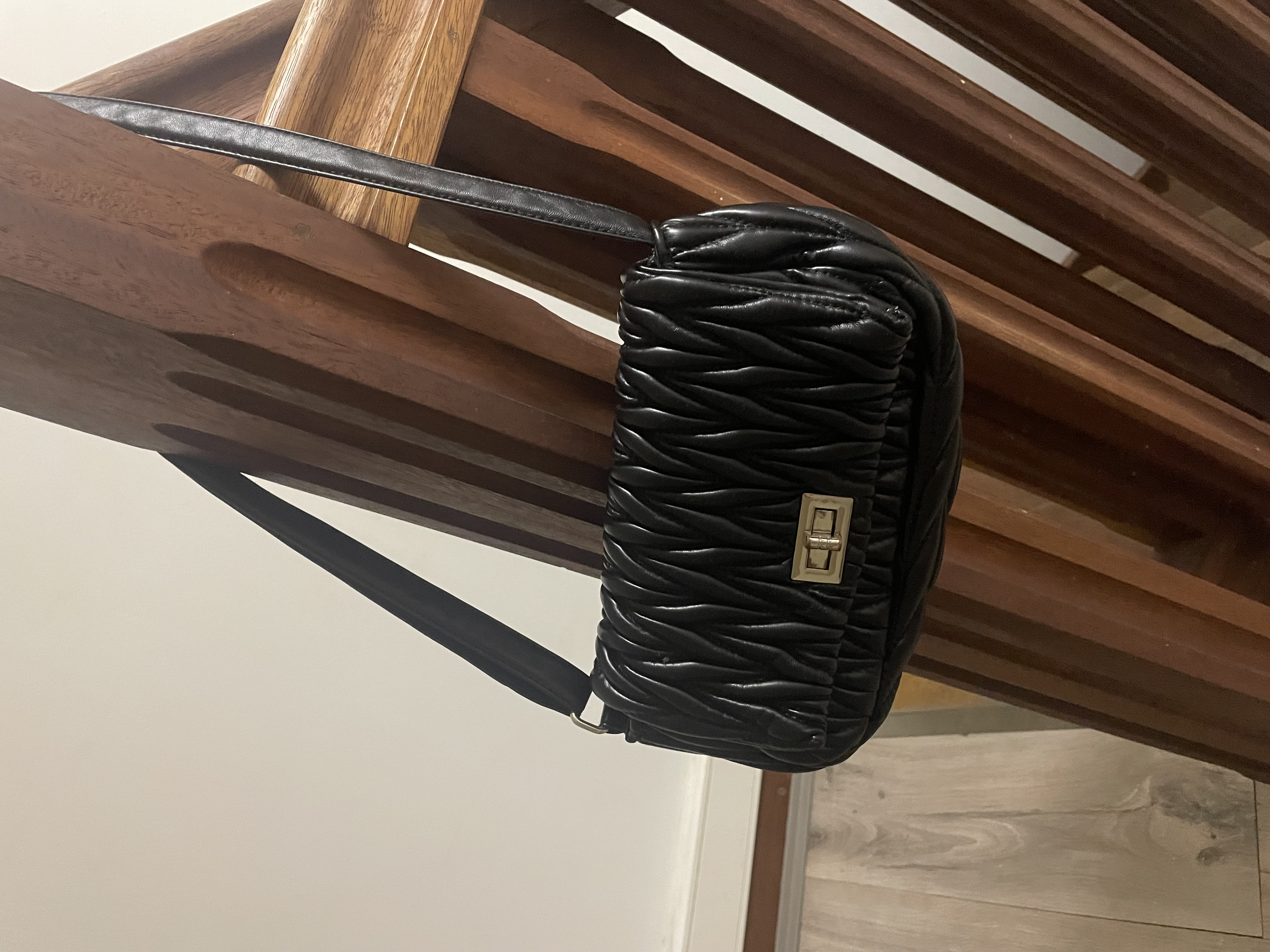 Sac à bandoulière noire femme