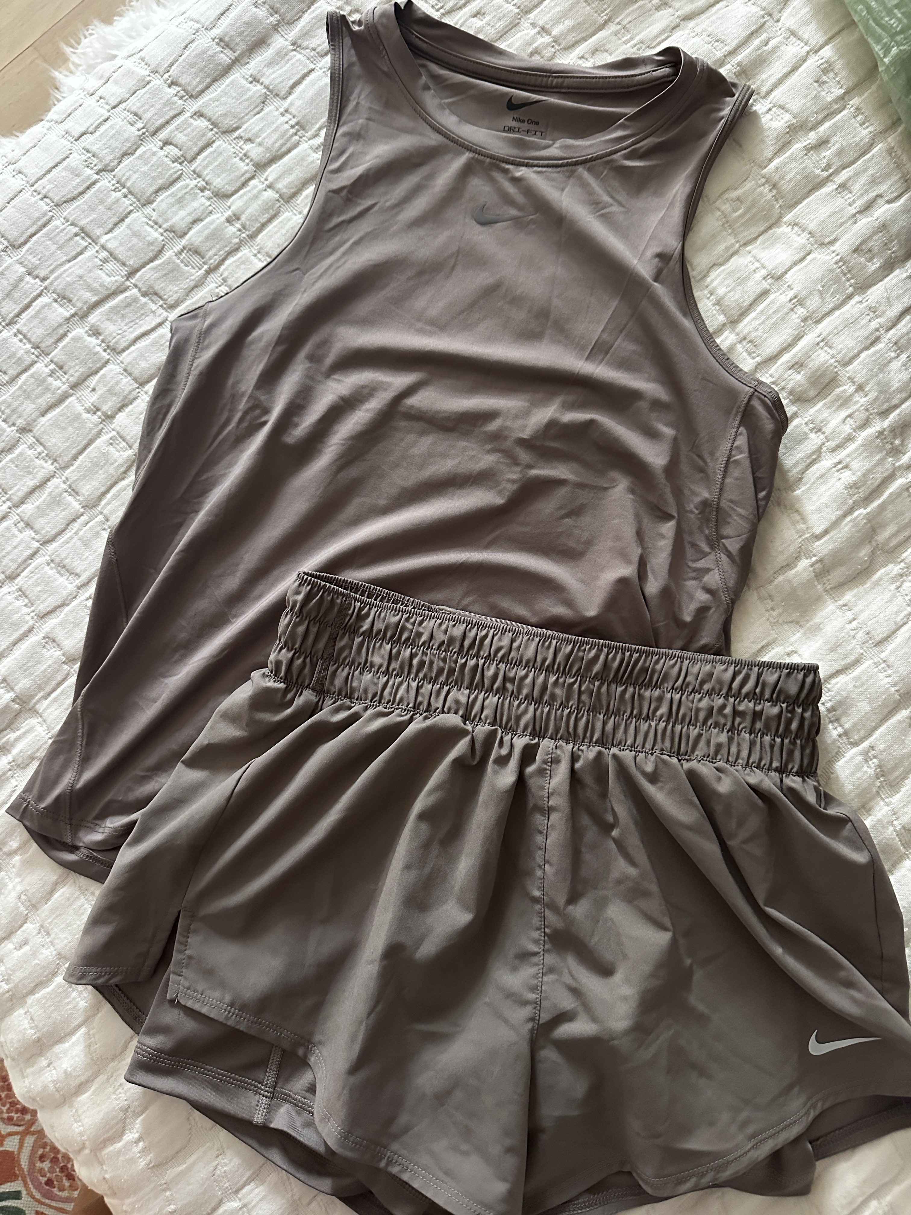 Ensemble de sport nike marron XS