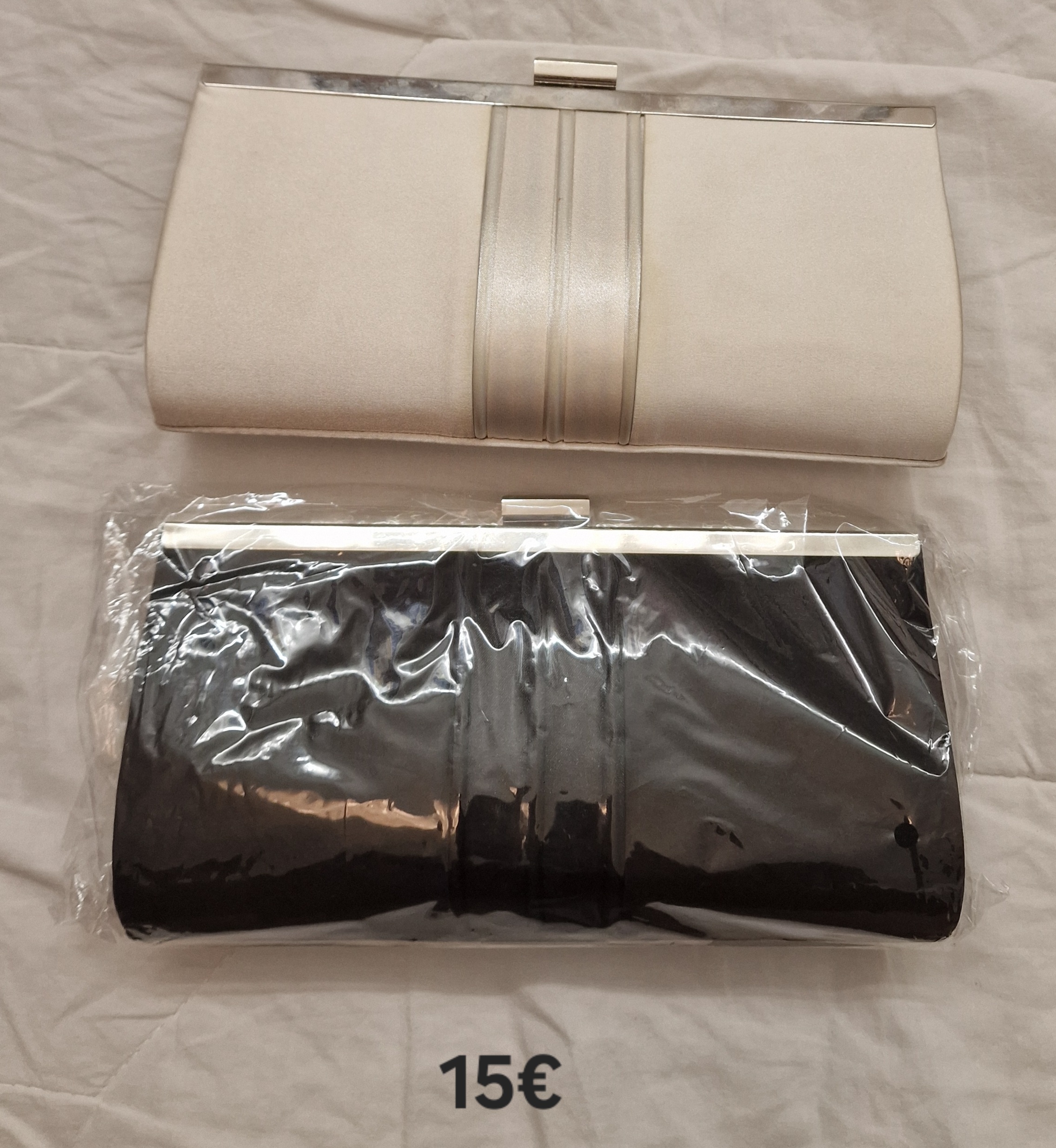 Vend pochette de soirée en satin