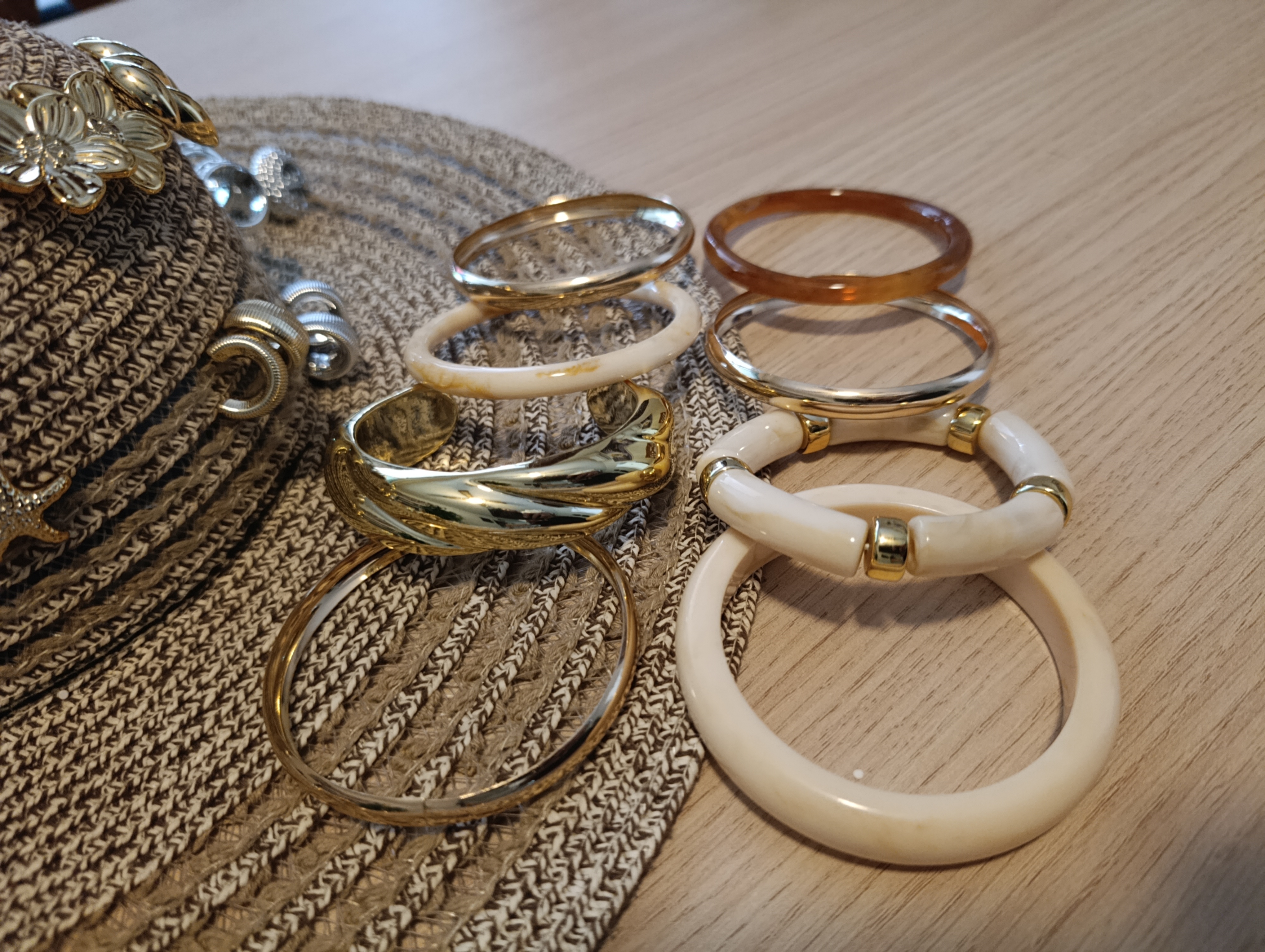 Boucles d'oreilles et bracelet