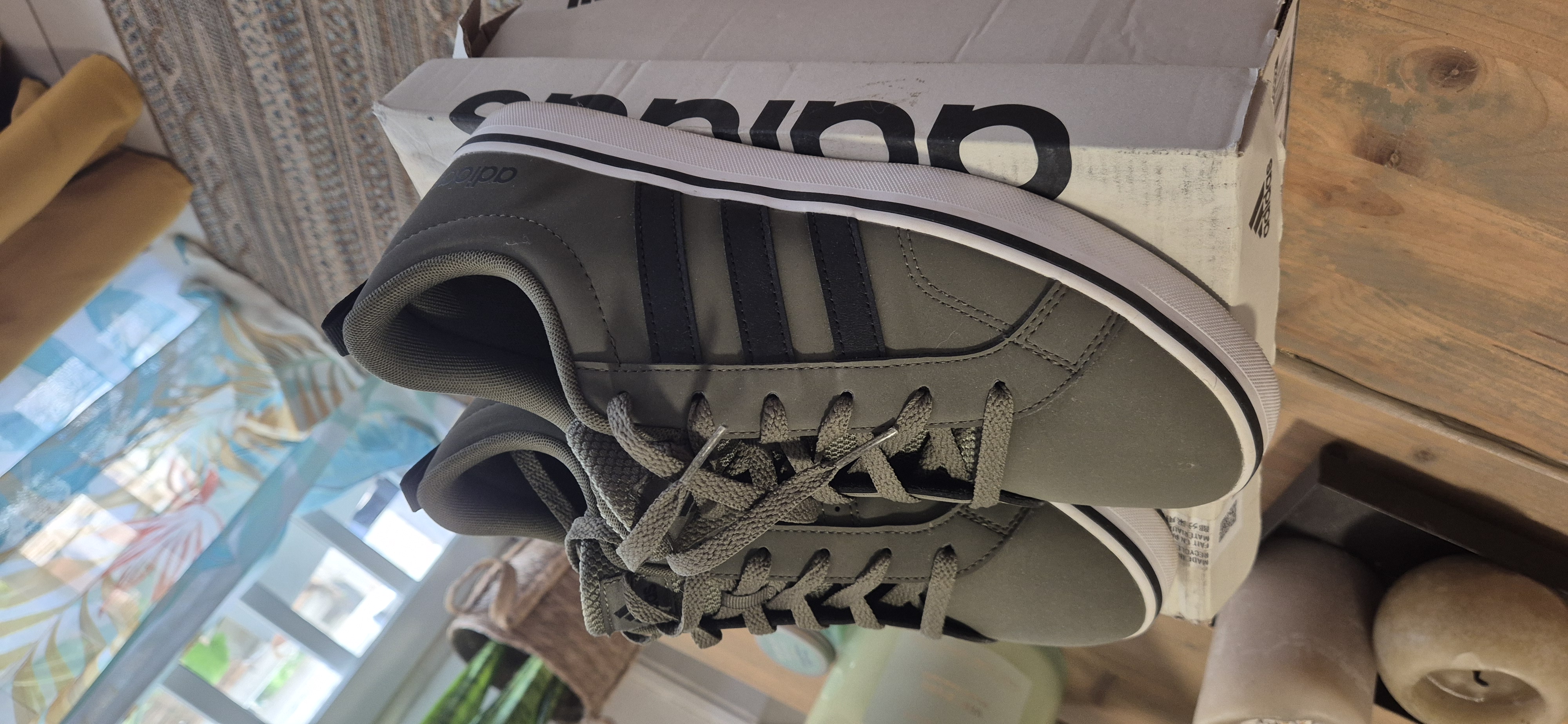 Basket Adidas homme comme neuf