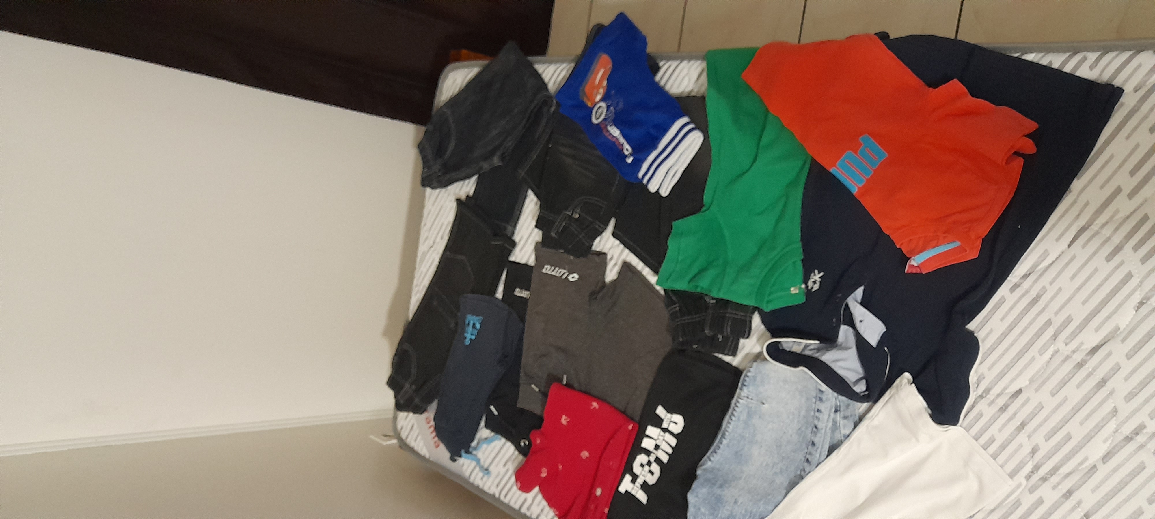 Lot vêtements enfant 6-8ans
