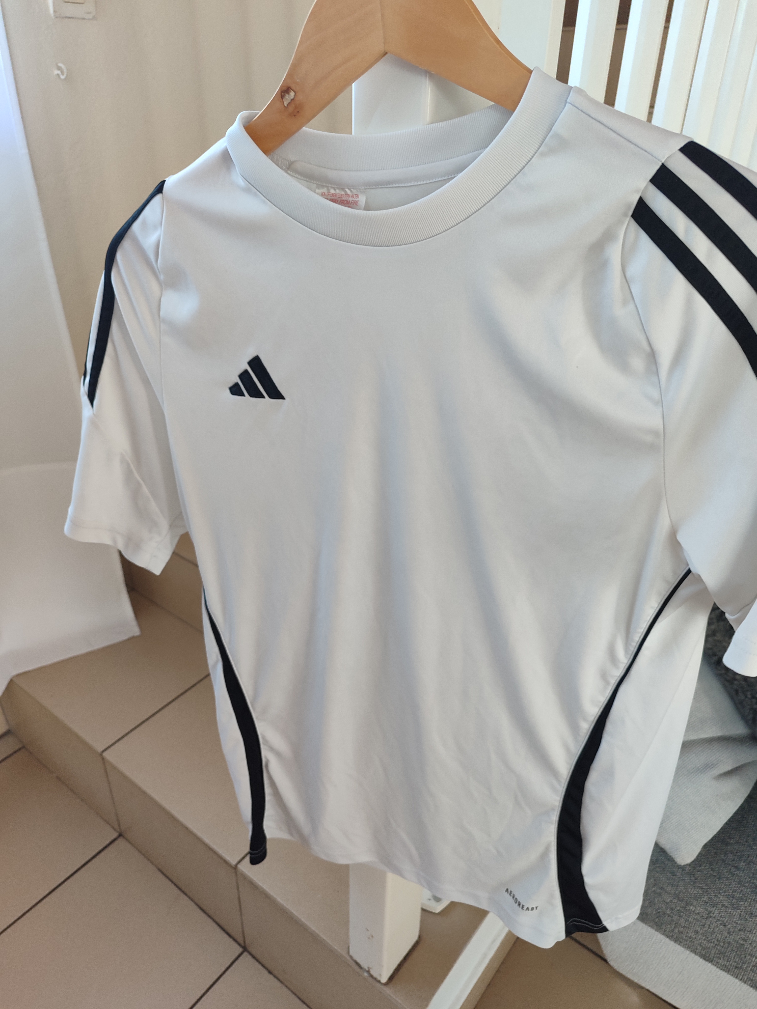 Tee-shirt adidas blanc