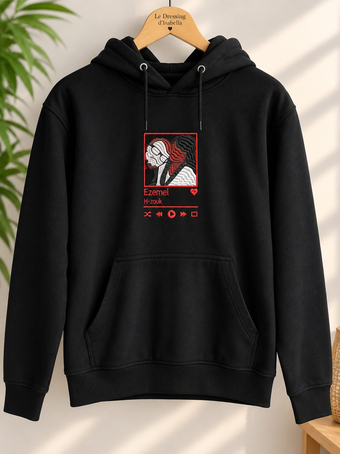Le Dressing de Isabella / Sweat à capuche noir – H-zouk