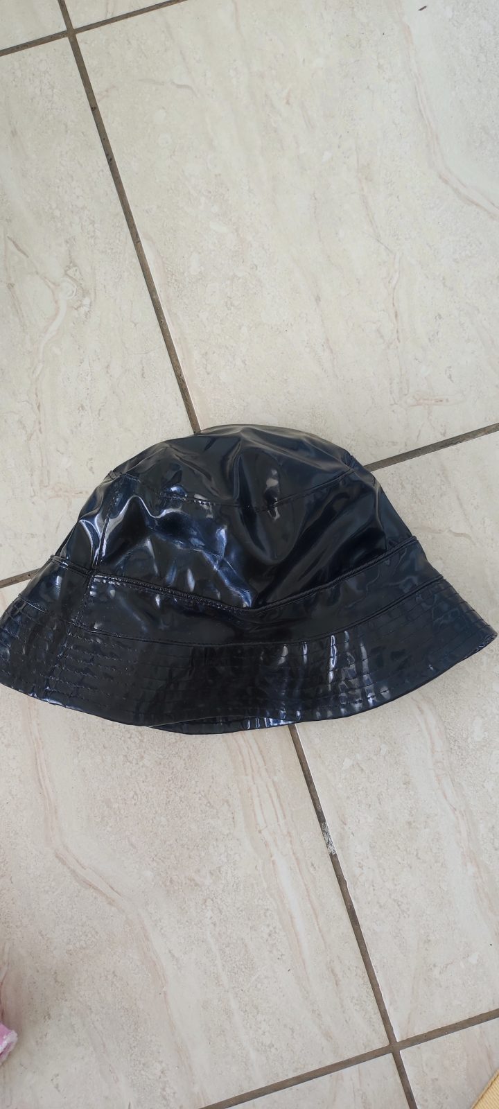 Bob en cuir noir