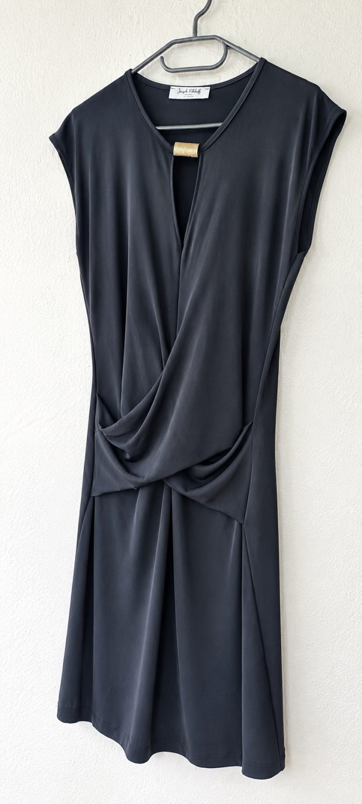 Incontournable petite robe noire