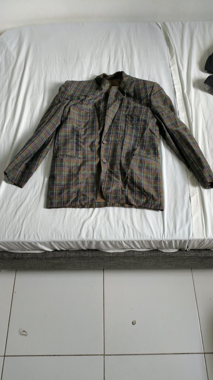 Chemise foncée à carreaux, manches longues — XL