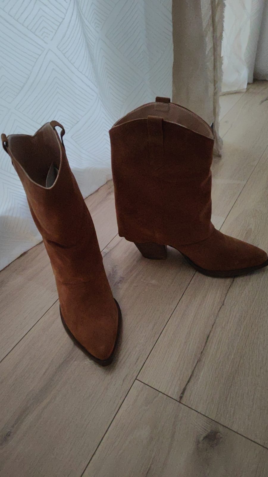 MAGNIFIQUES BOTTINES FEMME STYLE SANTIAGS – OSMOSE PARIS – POINTURE 41