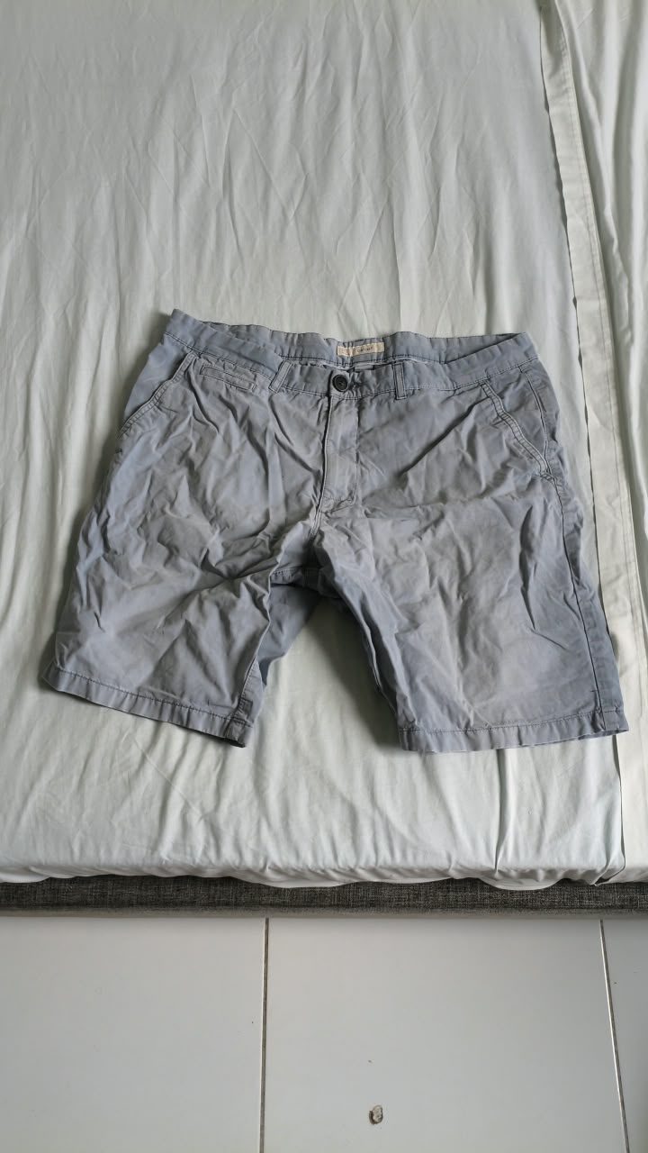 Bermuda gris — L