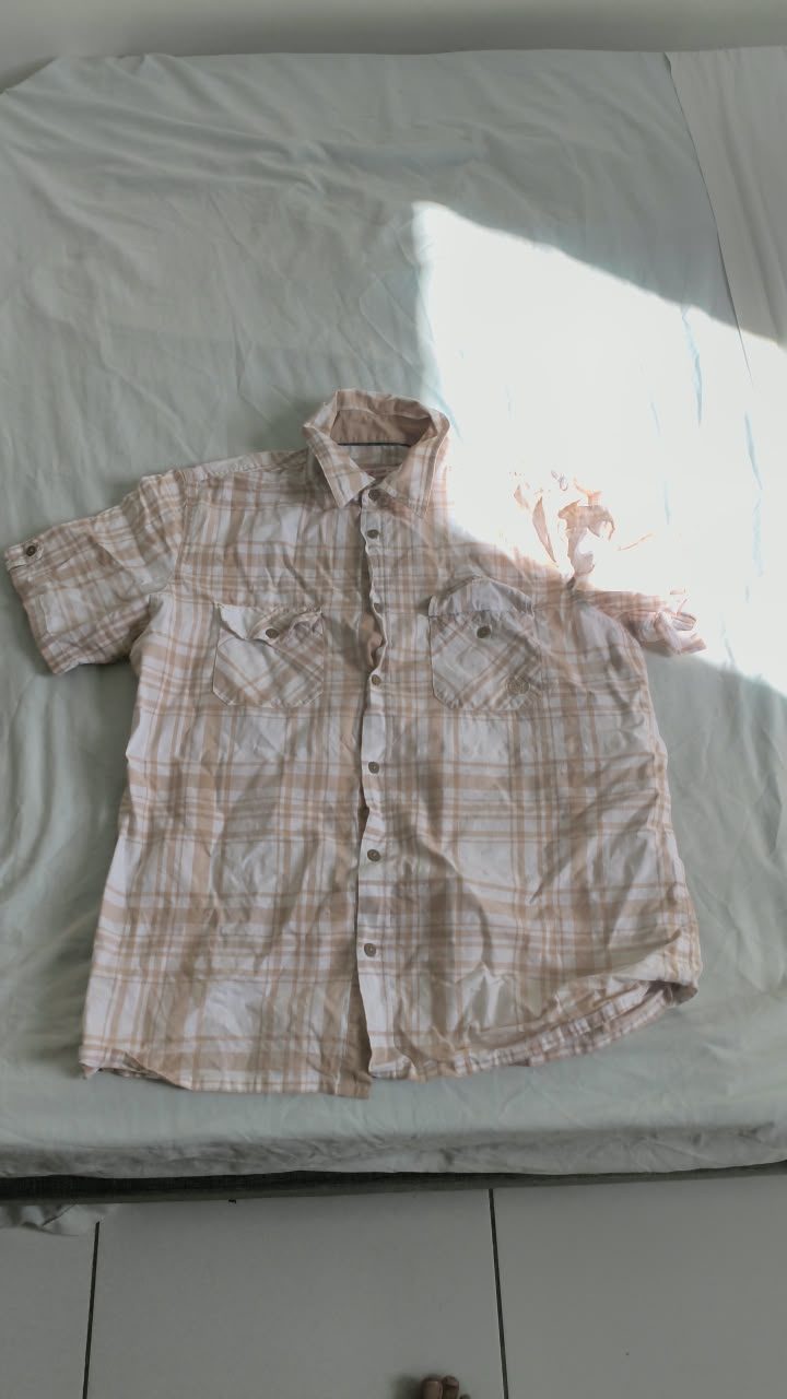 Chemise beige et blanche à carreaux, manches courtes — M