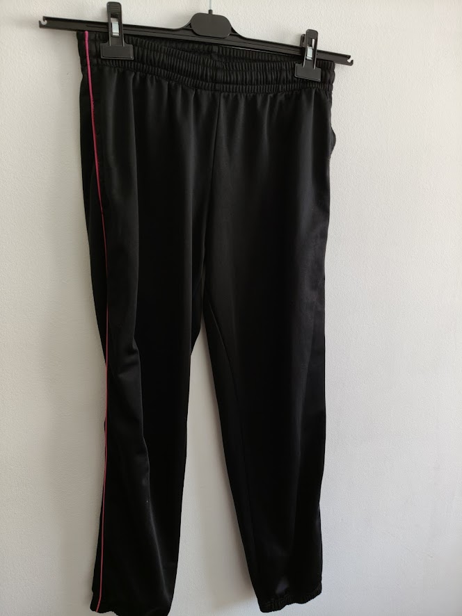 vêtements de sport pantalon taille S/M très bon état